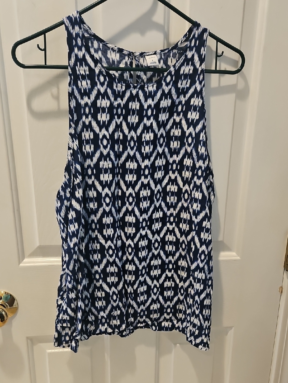Old Navy Navy & White Ikat Print Sleeveless Top